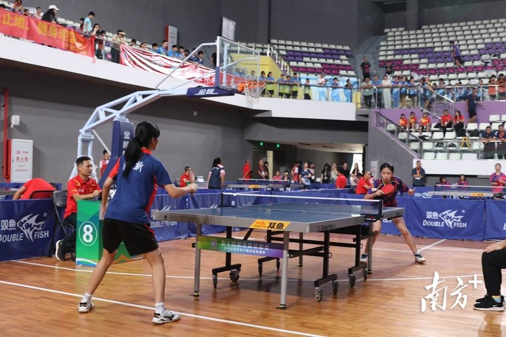 清远市中小学生乒乓球比赛在佛冈开赛，你支持哪支队伍？