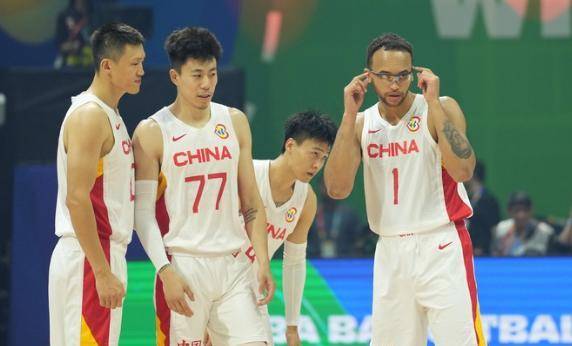 69：89！中国男篮不敌南苏丹，遭遇小组赛两连败，李凯尔砍下20分