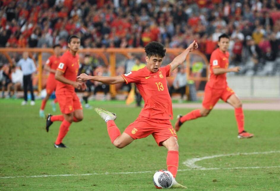 终于明白为什么世预赛中国男足不敌韩国，看完分析，豁然开朗