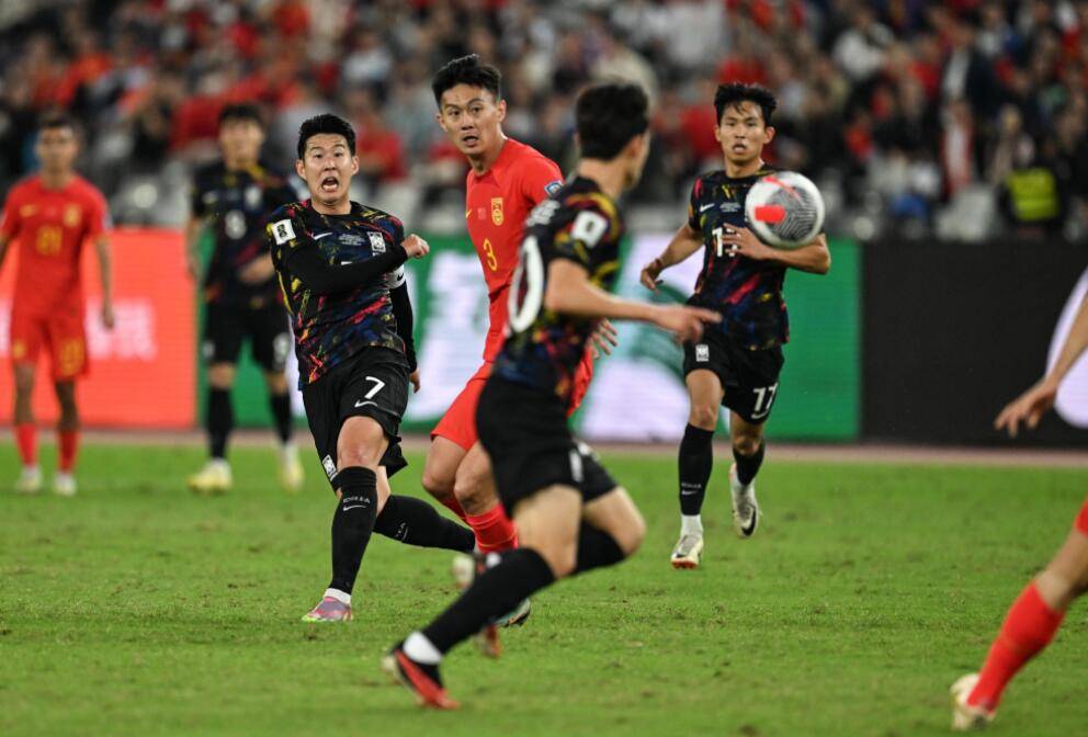 终于明白为什么世预赛中国男足不敌韩国，看完分析，豁然开朗