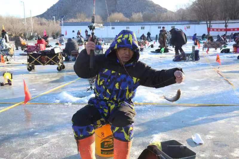 【168sports】第九届大众冰雪北京公开赛之京张冰钓赛举行