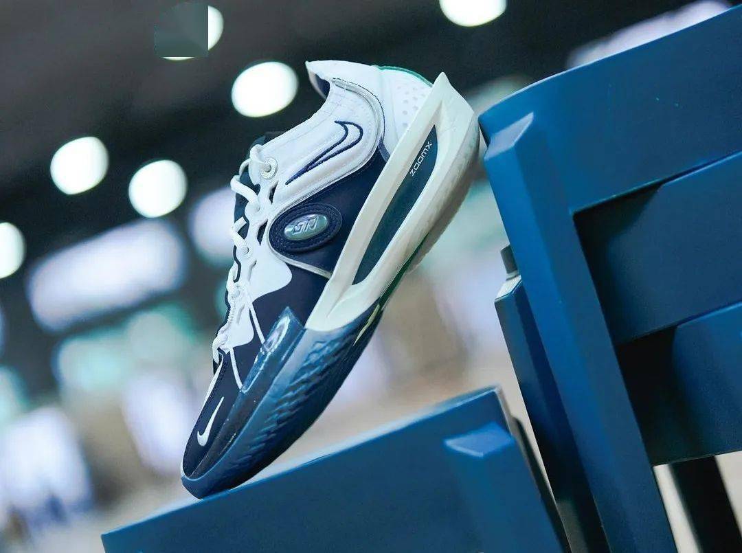 【168sports】Nike「全明星战靴」集体曝光！重现经典配色！