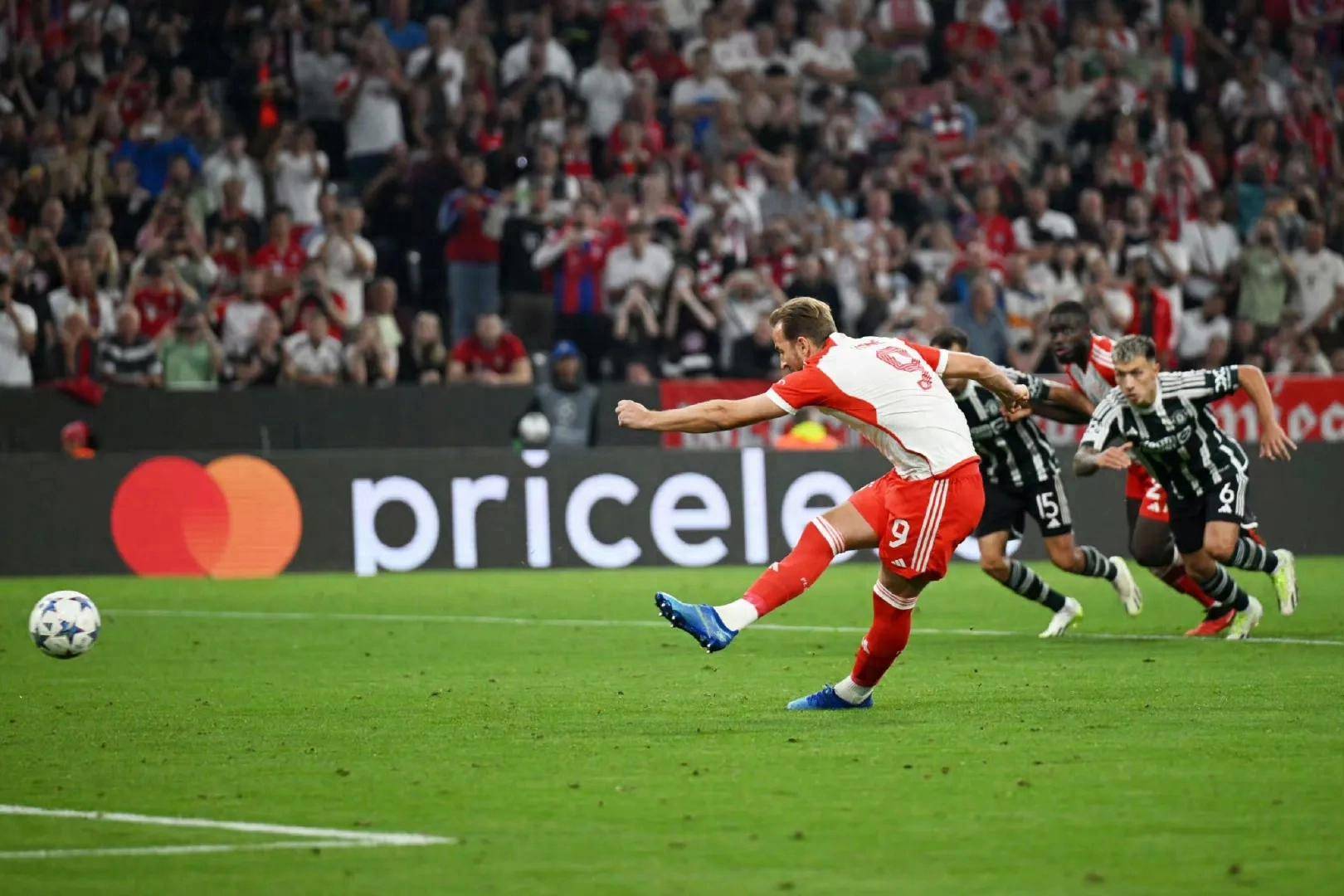 欧冠最新积分榜：拜仁4-3曼联，阿森纳4-0大胜！皇马1-0绝杀