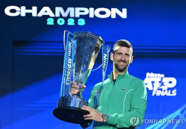 德约科维奇ATP年终总决赛第7次夺冠，请叫他“纪录粉碎机”