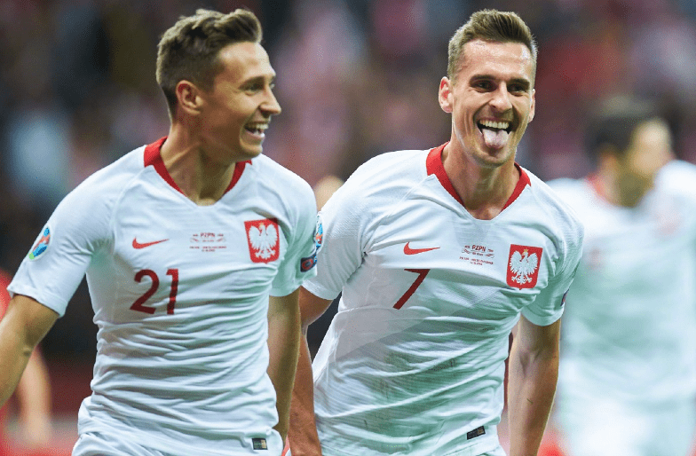 2024年欧洲杯预选赛继续进行，波兰男足笑傲E组！
