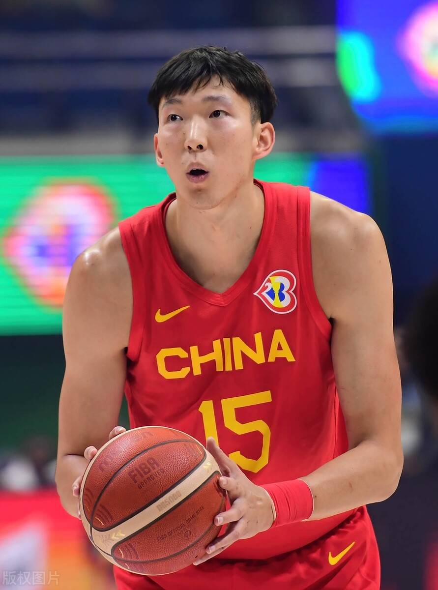 中国男篮首胜空欢喜一场，日本逆转取两胜，姚明大搞归化高兴早了